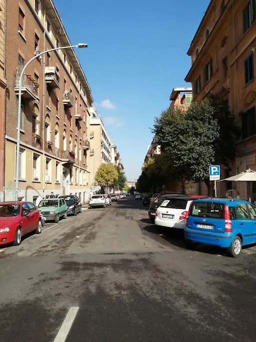 The Subway Apartment / Entire Apartment Rome